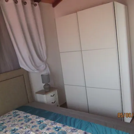 Beachfront House Atalaia Apartman