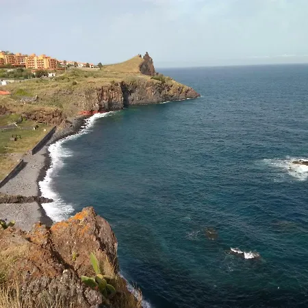 Beachfront House Atalaia Apartman *