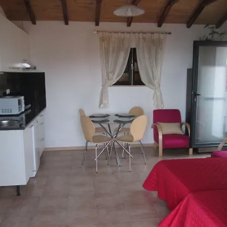 Beachfront House Atalaia Appartement *