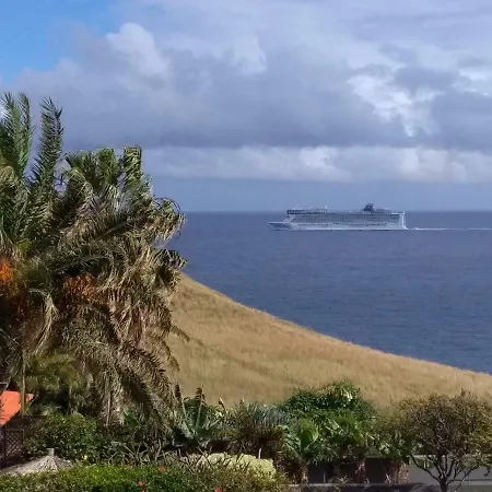 Beachfront House Atalaia דירה