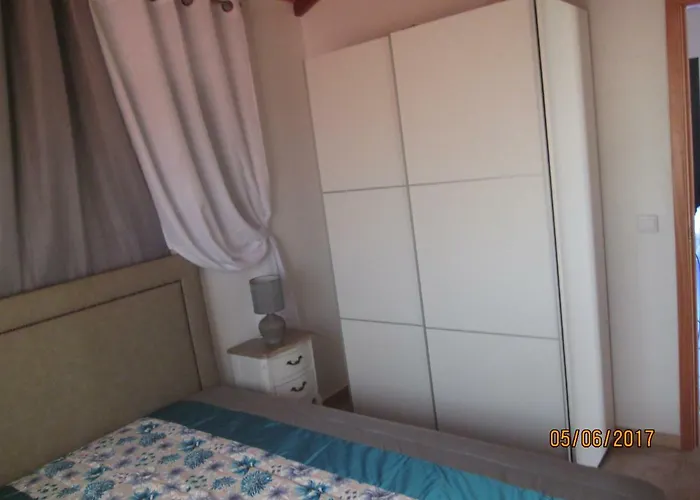 Beachfront House Atalaia 公寓